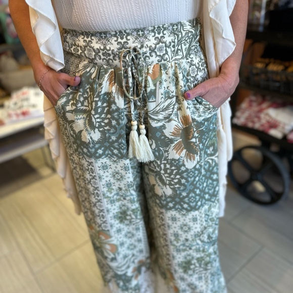 MISS ME Womens Flowy Lace Mix Pants Size S,M,L Muted Green Cream Pull O… - Picture 6 of 6